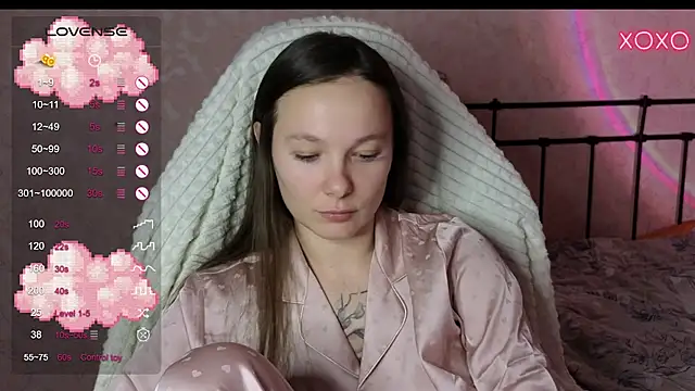 lil luna x online show from 20, 1, 2025