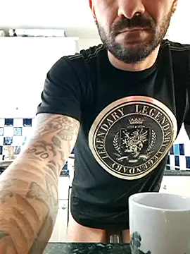 Snapshot of crisconst chatting on 4, 12, 2024 crisconst online show from 4, 12, 2024