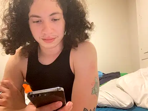 Snapshot of LiverandBrat77 chatting on 21, 10, 2025 LiverandBrat77 online show from 21, 10, 2025