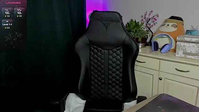 Vincent Strong online show from 2, 2, 2026