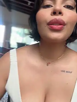 GigiiStone online show from 7, 10, 2025