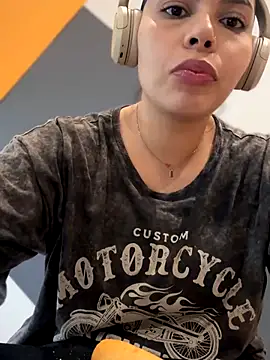 GigiiStone online show from 7, 11, 2025