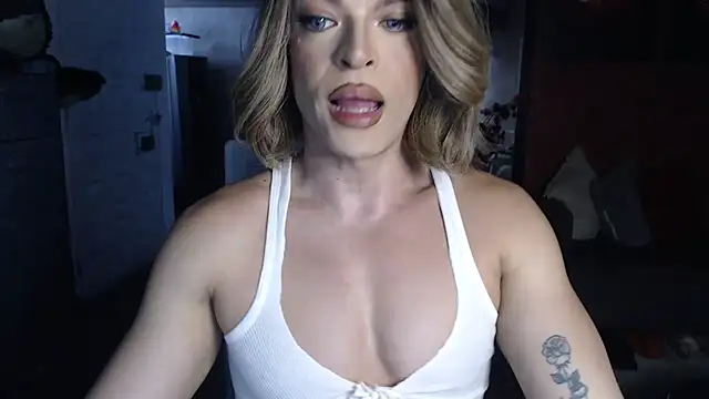 Snapshot of allifit01 chatting on 22, 12, 2025 allifit01 online show from 22, 12, 2025