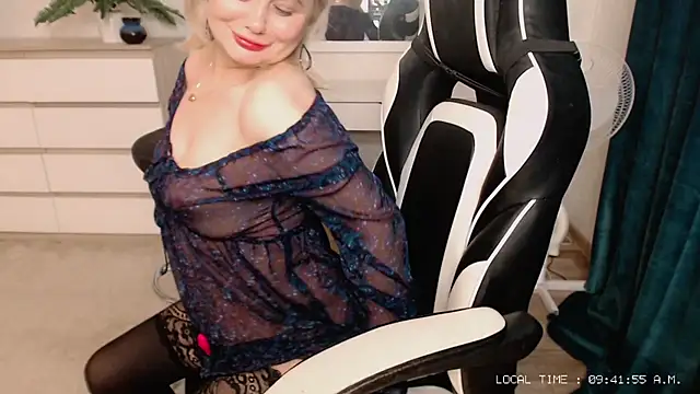 Snapshot of Lola_Richie chatting on 13, 12, 2024 Lola Richie online show from 13, 12, 2024