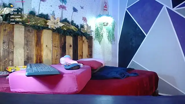 DaMikaela  online show from 3, 12, 2025