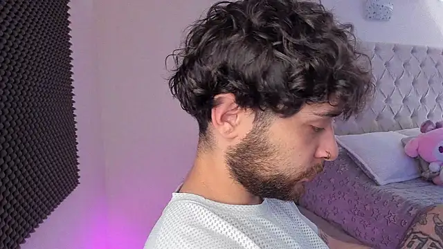 AbbyAndChris2 online show from 30, 4, 2026