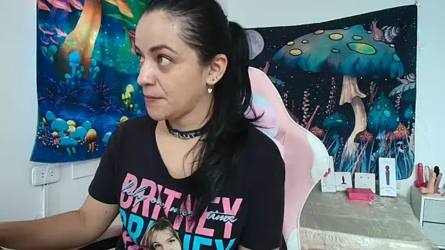 Snapshot of LovelyAzucena chatting on 29, 4, 2026 LovelyAzucena online show from 29, 4, 2026