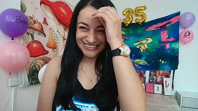 Snapshot of LovelyAzucena chatting on 1, 5, 2026 LovelyAzucena online show from 1, 5, 2026