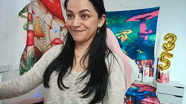 Snapshot of LovelyAzucena chatting on 26, 5, 2026 LovelyAzucena online show from 26, 5, 2026