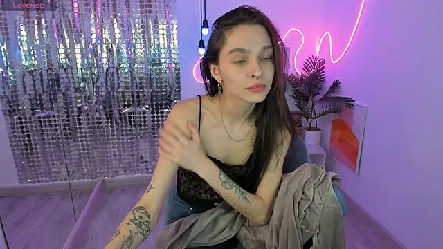 Snapshot of ChloeSunny chatting on 6, 4, 2026 ChloeSunny online show from 6, 4, 2026