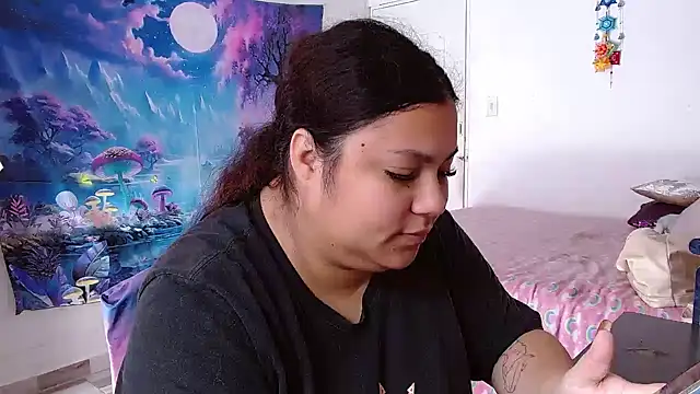 girl milk2 online show from 23, 12, 2024