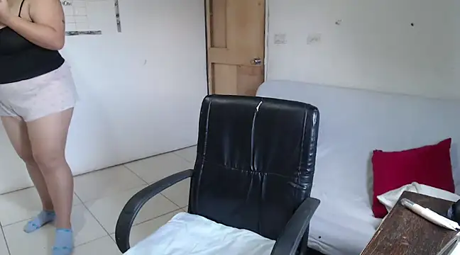 girl milk2 online show from 6, 3, 2025