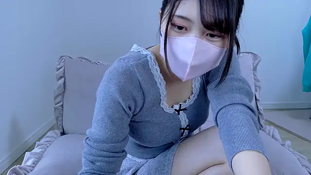Snapshot of SUZU_ chatting on 23, 4, 2026 SUZU online show from 23, 4, 2026