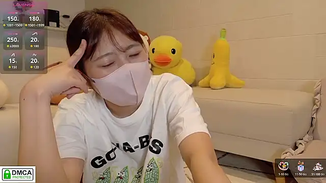 Snapshot of SUZU_ chatting on 22, 6, 2026 SUZU online show from 22, 6, 2026