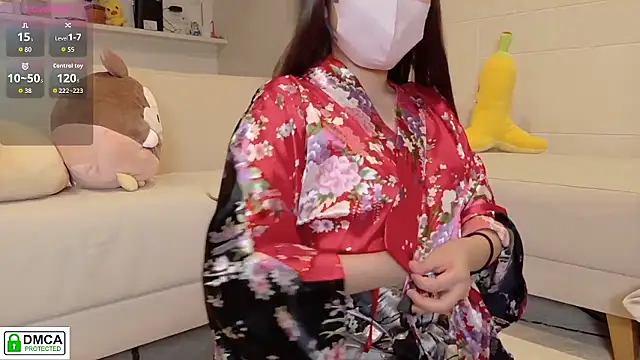 Snapshot of SUZU_ chatting on 23, 6, 2026 SUZU online show from 23, 6, 2026