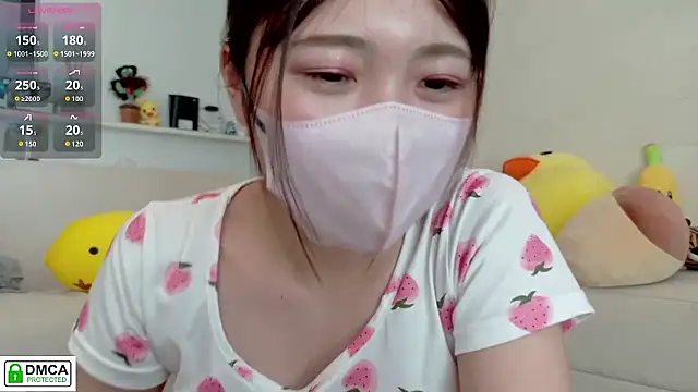 Snapshot of SUZU_ chatting on 8, 7, 2026 SUZU online show from 8, 7, 2026