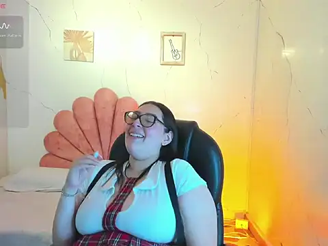 Snapshot of NiickyJones chatting on 6, 6, 2026 NiickyJones online show from 6, 6, 2026