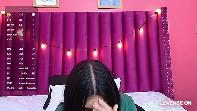 Snapshot of littlee_emilyy_ chatting on 24, 1, 2025 littlee emilyy online show from 24, 1, 2025