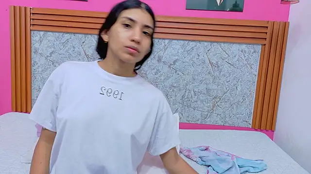 littlee emilyy  online show from 5, 3, 2026