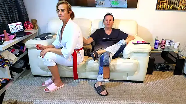 Snapshot of gigianddave chatting on 18, 12, 2024 gigianddave online show from 18, 12, 2024