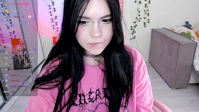 Snapshot of SelenaCute chatting on 27, 2, 2025 SelenaCute online show from 27, 2, 2025