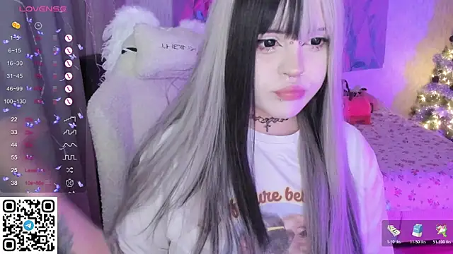 Snapshot of SelenaCute chatting on 16, 12, 2025 SelenaCute online show from 16, 12, 2025