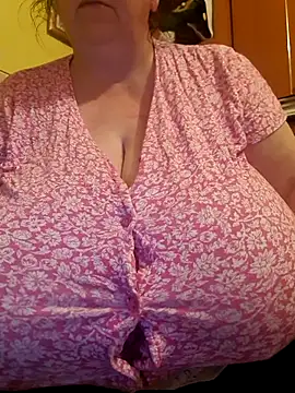 Nataliesbestjuggs online show from 6, 10, 2025