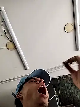 cristopher maclean online show from 24, 4, 2026