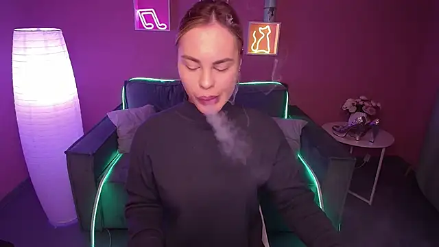 Snapshot of RikaRaily chatting on 10, 12, 2024 RikaRaily online show from 10, 12, 2024