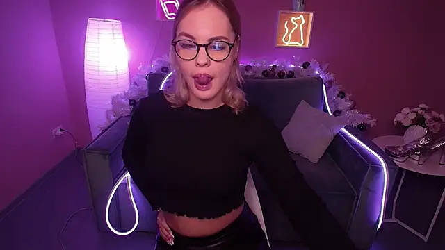 Snapshot of RikaRaily chatting on 17, 1, 2025 RikaRaily online show from 17, 1, 2025