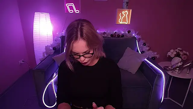 Snapshot of RikaRaily chatting on 17, 1, 2025 RikaRaily online show from 17, 1, 2025