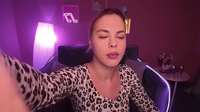 Snapshot of RikaRaily chatting on 28, 1, 2025 RikaRaily online show from 28, 1, 2025