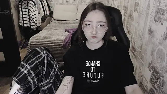 Snapshot of AmeliaKamishiro chatting on 15, 12, 2024 AmeliaKamishiro online show from 15, 12, 2024