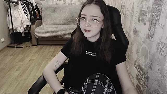 Snapshot of AmeliaKamishiro chatting on 4, 1, 2025 AmeliaKamishiro online show from 4, 1, 2025