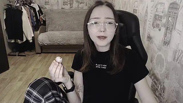 Snapshot of AmeliaKamishiro chatting on 10, 1, 2025 AmeliaKamishiro online show from 10, 1, 2025