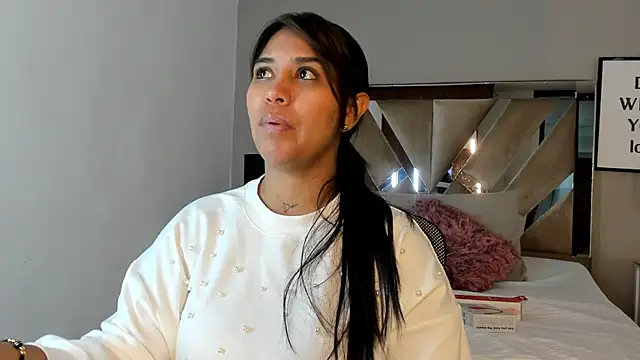 sharlott18 online show from 11, 12, 2024