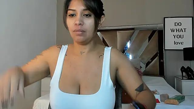 sharlott18 online show from 4, 1, 2025