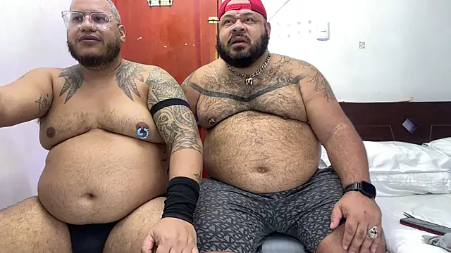 Snapshot of Latino_bigcock chatting on 13, 11, 2025 Latino bigcock online show from 13, 11, 2025