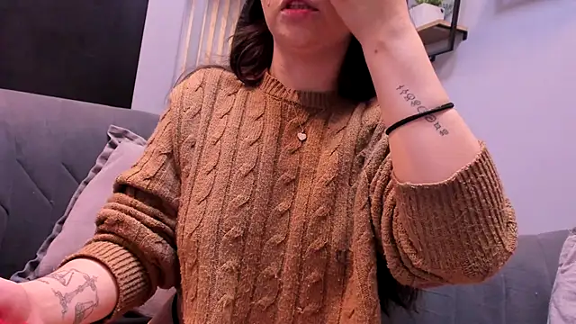 Eva Macalliter online show from 8, 11, 2025