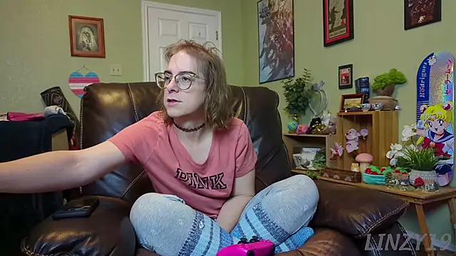 Snapshot of Linzy_19 chatting on 25, 1, 2025 Linzy 19 online show from 25, 1, 2025