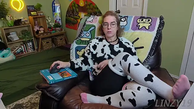 Snapshot of Linzy_19 chatting on 14, 2, 2025 Linzy 19 online show from 14, 2, 2025