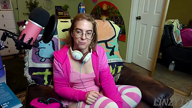 Snapshot of Linzy_19 chatting on 3, 3, 2025 Linzy 19 online show from 3, 3, 2025