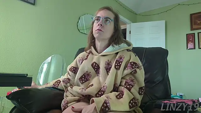 Linzy 19 online show from 9, 11, 2025