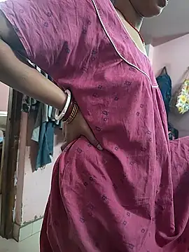 COUPLLE VILLAGE online show from 9, 4, 2026