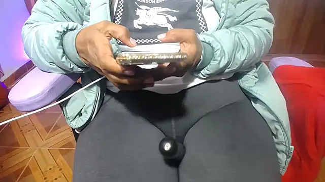 daleska ayala 1 online show from 25, 2, 2025