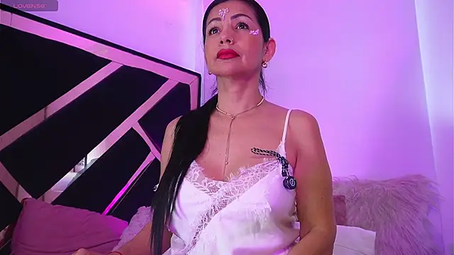 Snapshot of EVA45LOVES chatting on 24, 4, 2026 EVA45LOVES online show from 24, 4, 2026