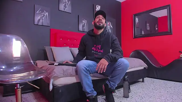 Thiagogomez online show from 24, 11, 2025