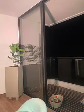 Helenbronwx online show from 23, 12, 2024