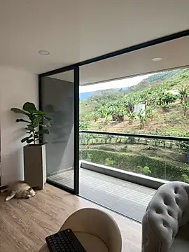 Helenbronwx online show from 31, 1, 2025