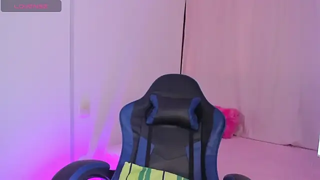 roseliam25 online show from 7, 10, 2025